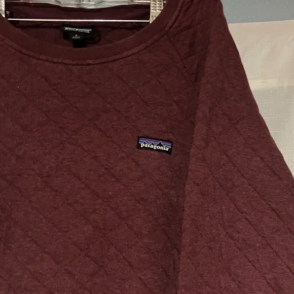 Patagonia Women's Maroon Quilted Sweater - Picture 3 of 5